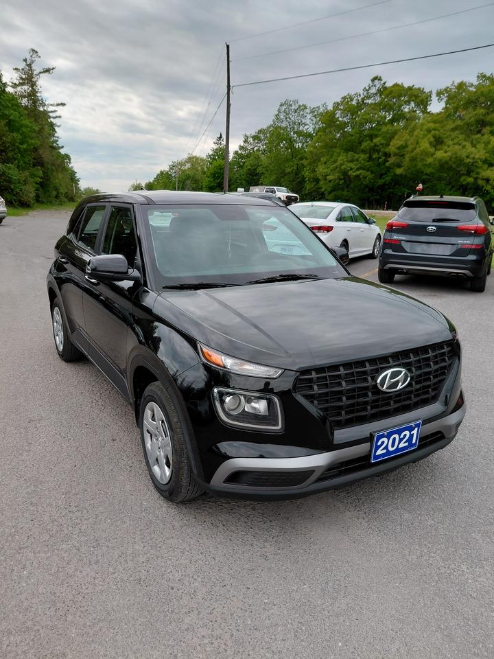 2021 Hyundai Venue Essential Photo