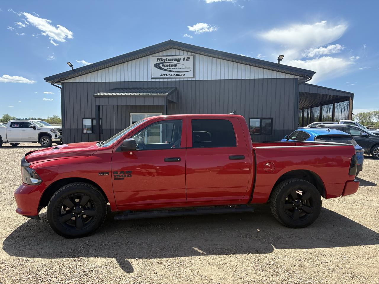 2019 RAM 1500 Classic EXPRESS 4X4 CREW CAB 5'7" BOX - Photo #1