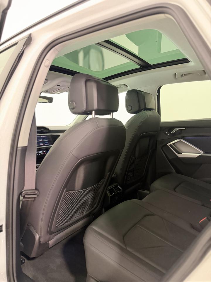 2022 Audi Q3 LEATHER | CARPLAY | ROOF | Photo