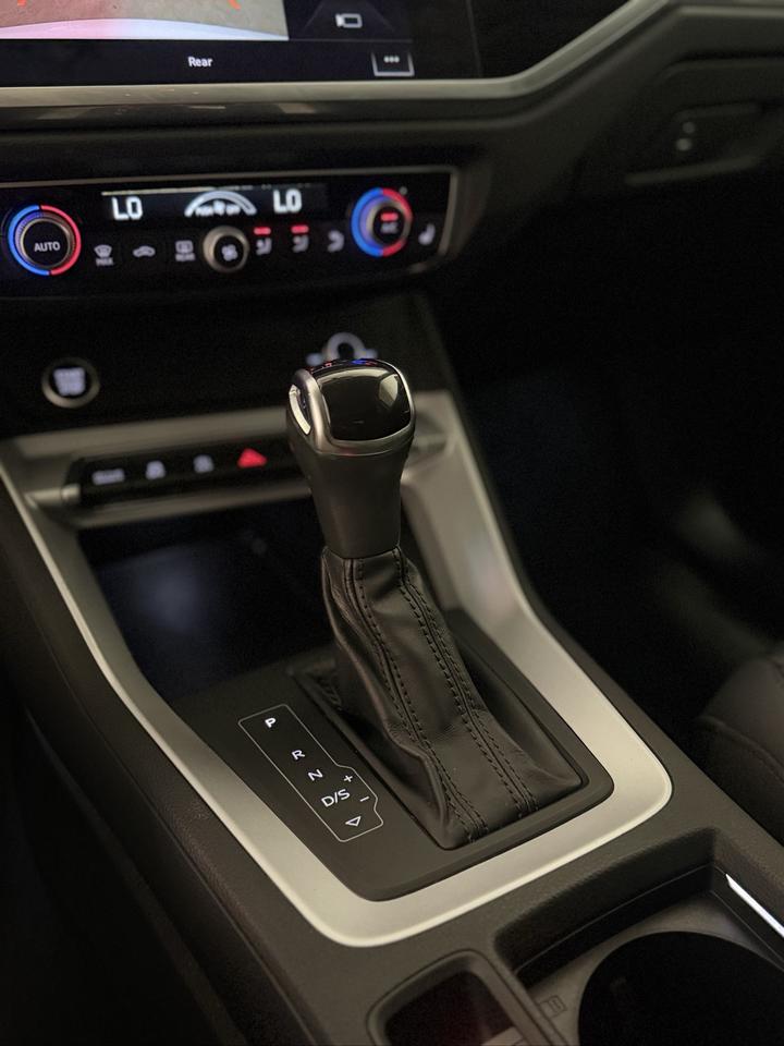 2022 Audi Q3 LEATHER | CARPLAY | ROOF | Photo
