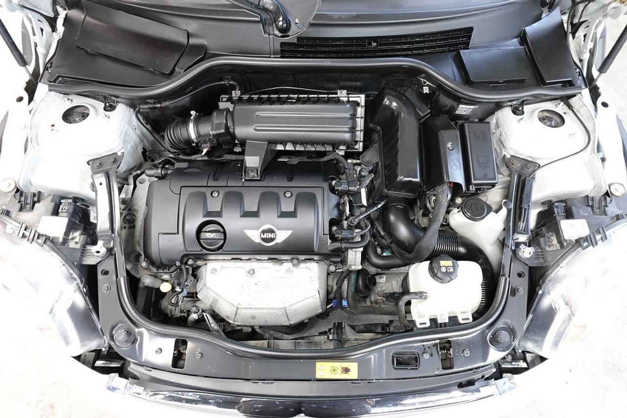 2015 MINI Cooper Convertible LOW KM.WELL MAINTAIN,0 CLAIM .AUTO Photo
