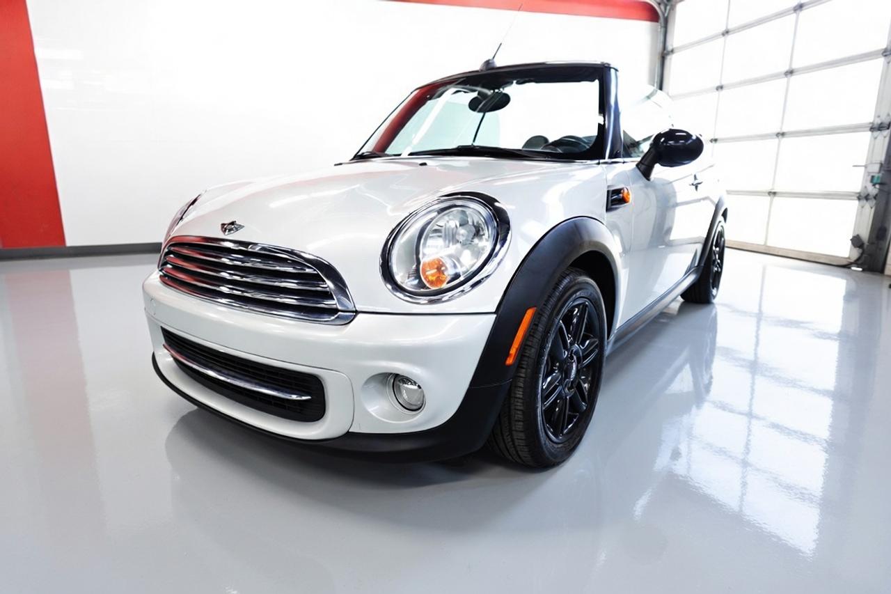 2015 MINI Cooper Convertible LOW KM.WELL MAINTAIN,0 CLAIM .AUTO Photo