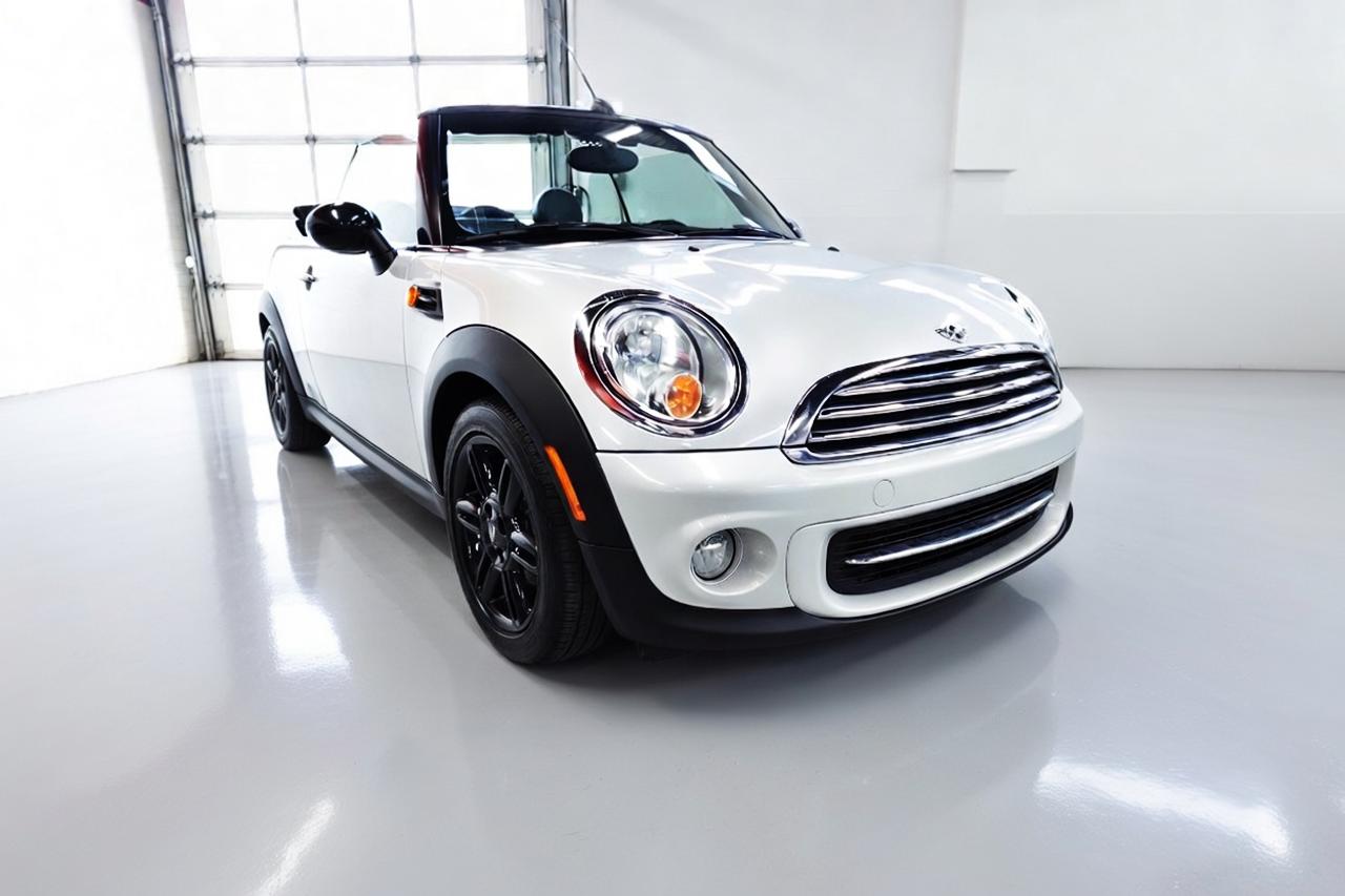 2015 MINI Cooper Convertible LOW KM.WELL MAINTAIN,0 CLAIM .AUTO Photo