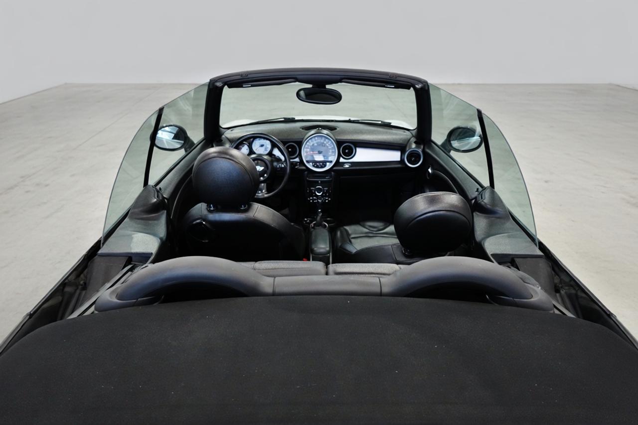 2015 MINI Cooper Convertible LOW KM.WELL MAINTAIN,0 CLAIM .AUTO Photo