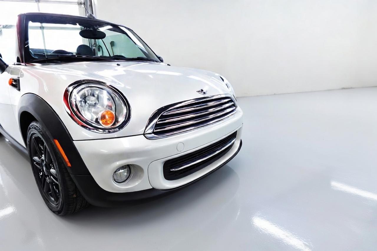 2015 MINI Cooper Convertible LOW KM.WELL MAINTAIN,0 CLAIM .AUTO Photo