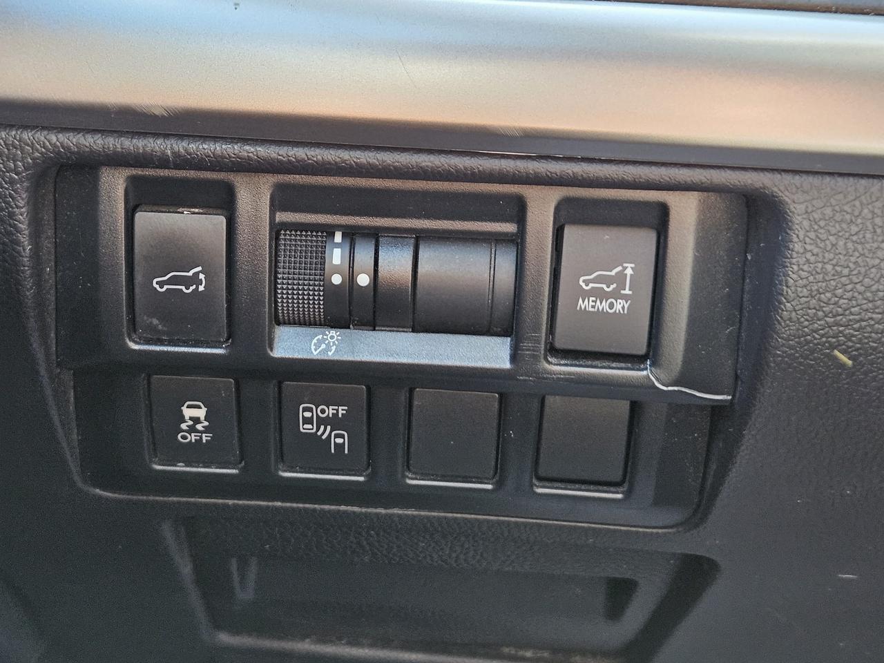 1779893584982