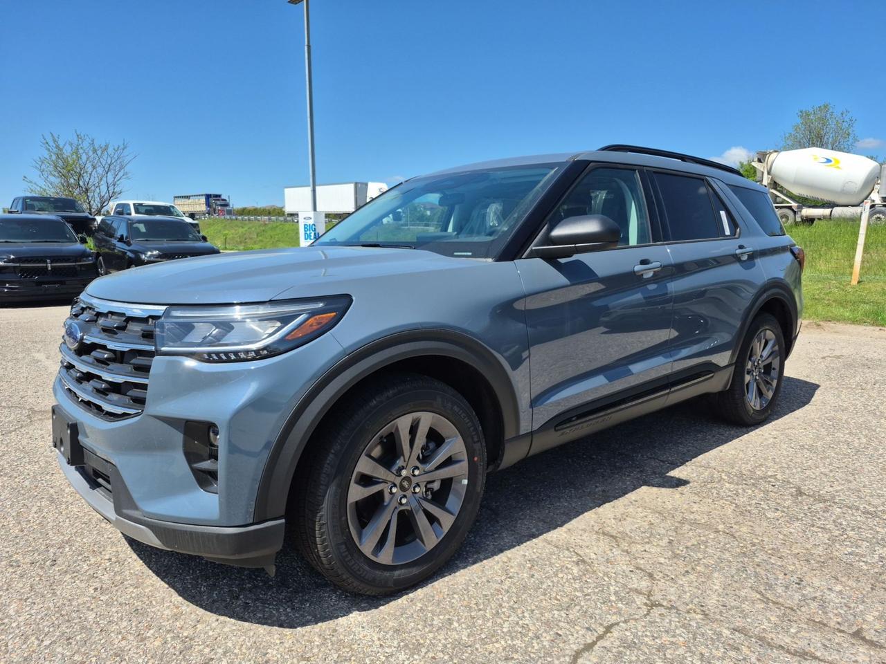2026 Ford Explorer ACTIVE, PANO ROOF, ADAPTIVE CRUISE, TRAILER TOW PK Photo0