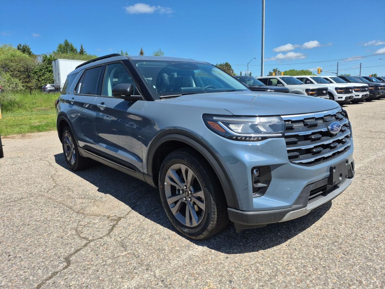2026 Ford Explorer ACTIVE, PANO ROOF, ADAPTIVE CRUISE, TRAILER TOW PK Photo3