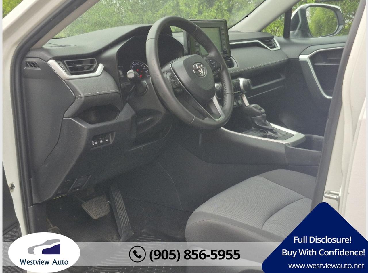 2022 Toyota RAV4 LE Photo