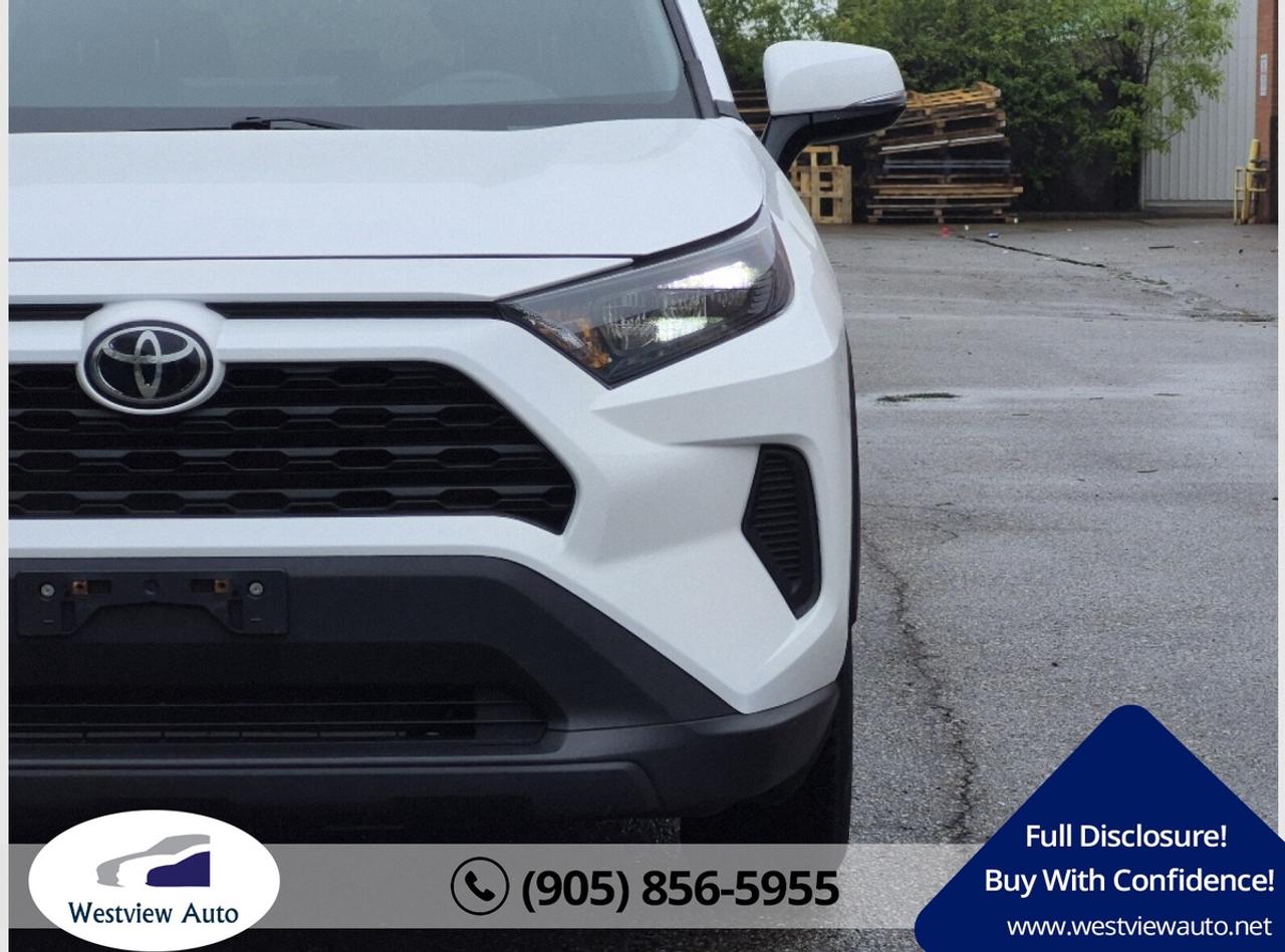 2022 Toyota RAV4 LE Photo