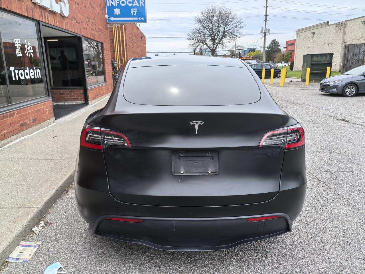 2021 Tesla Model Y Long Range Photo4