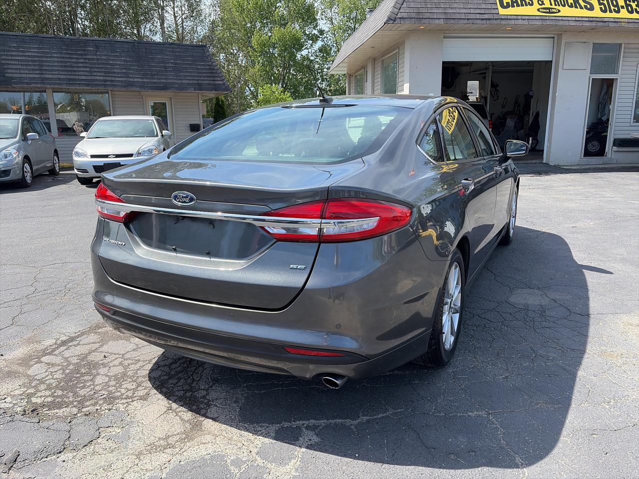 2017 Ford Fusion SE-LOADED-CLEAN CARFAX Photo4