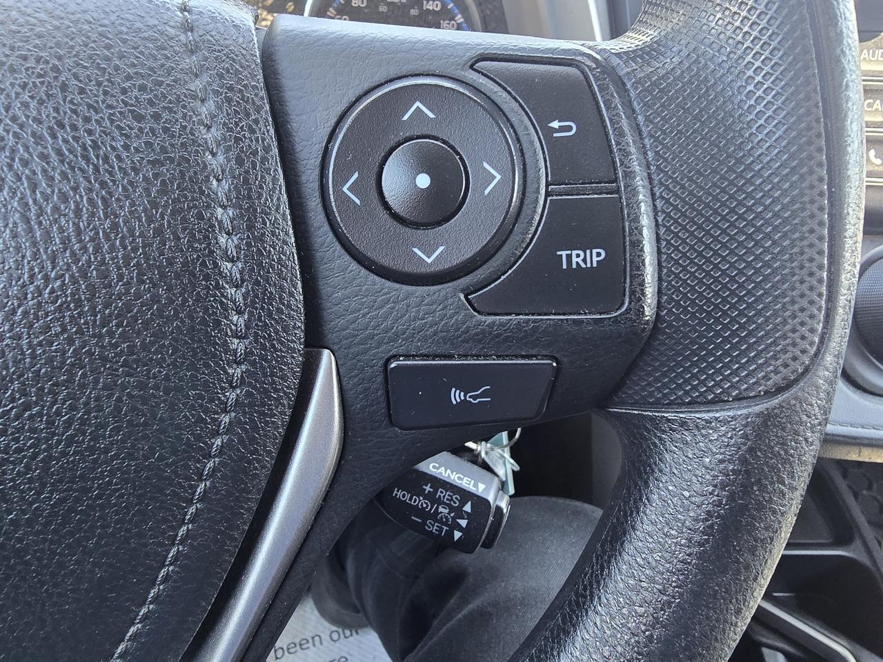 2017 Toyota RAV4 LE Photo