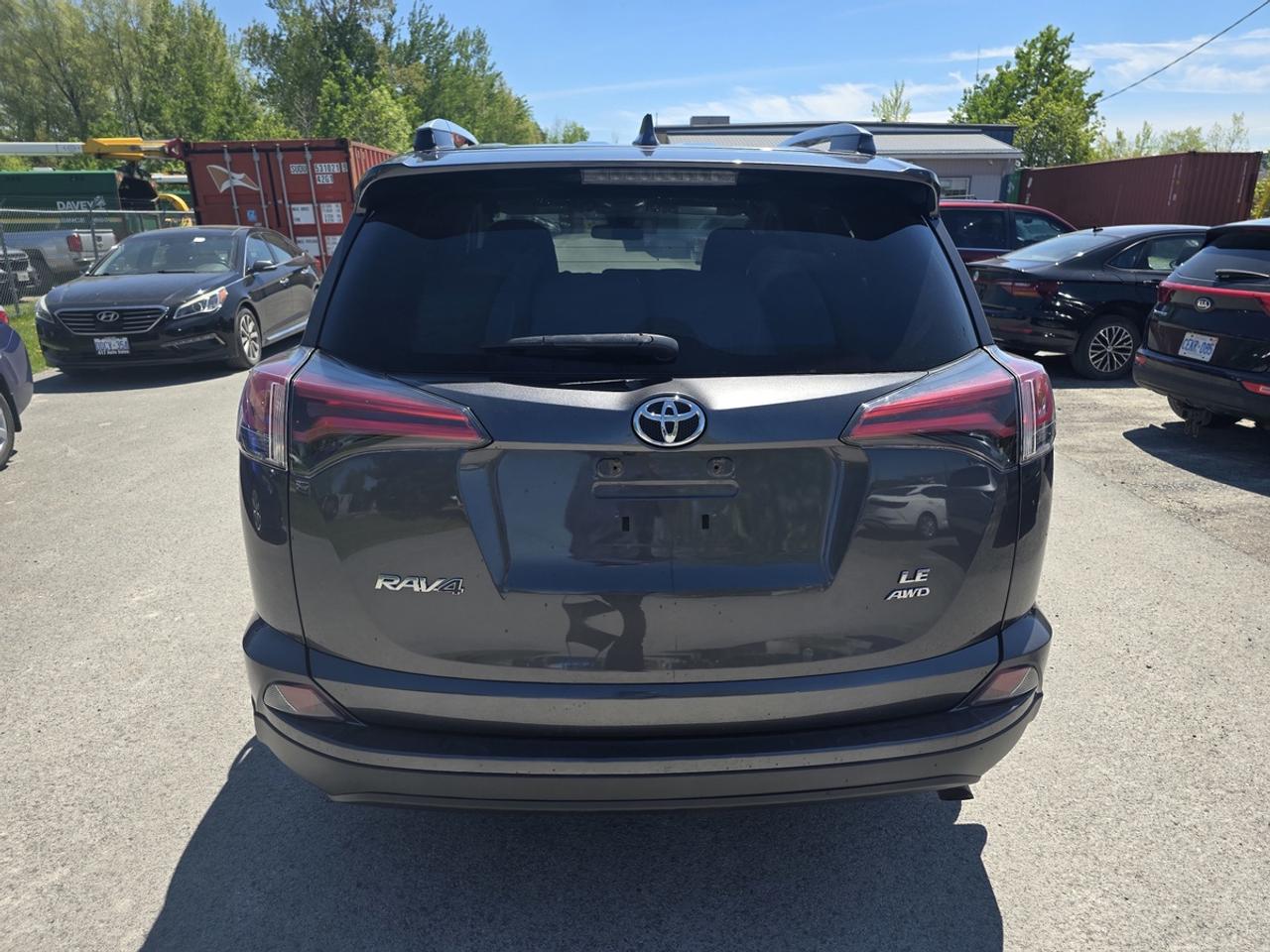 2017 Toyota RAV4 LE Photo