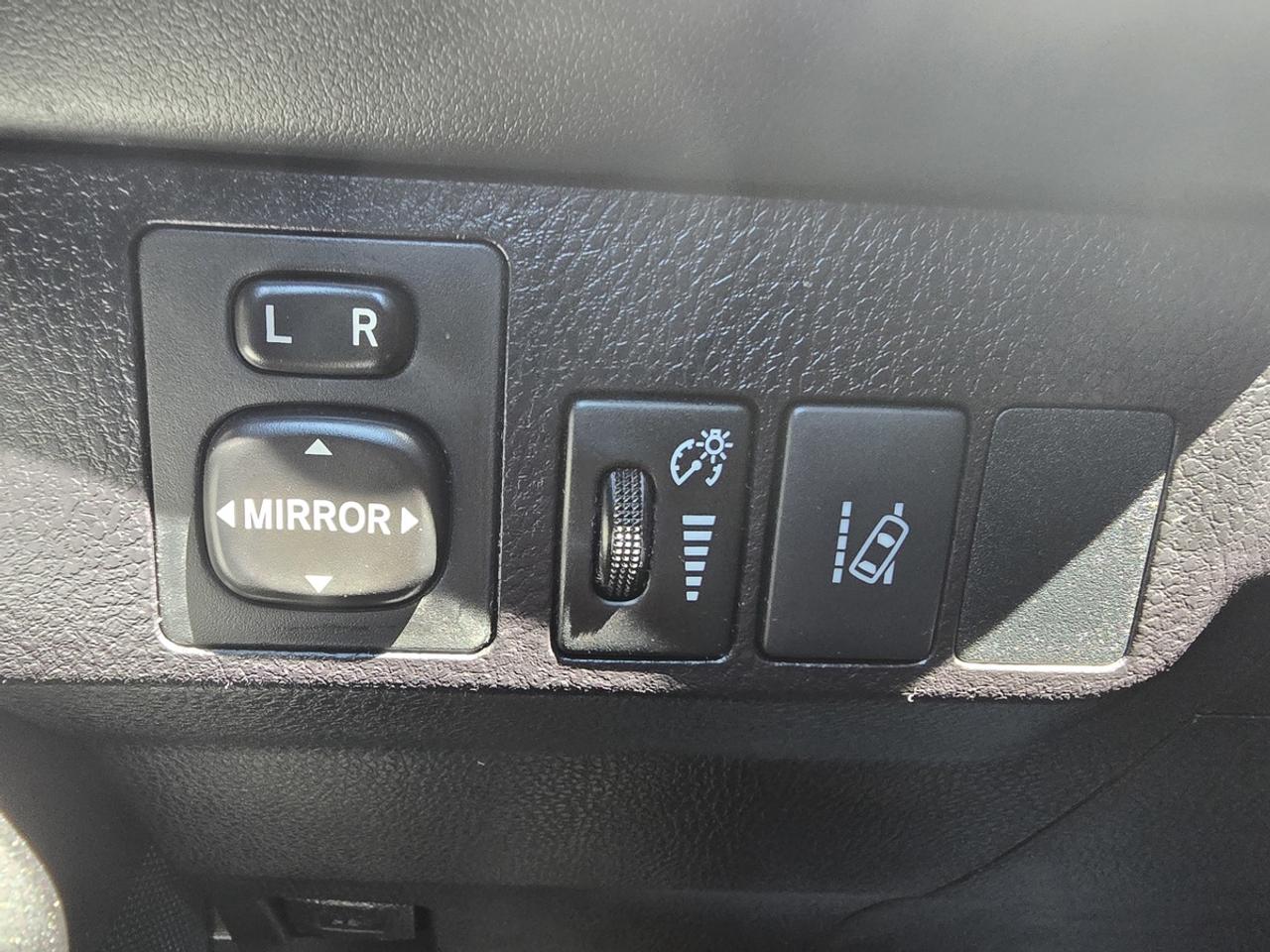 2017 Toyota RAV4 LE Photo