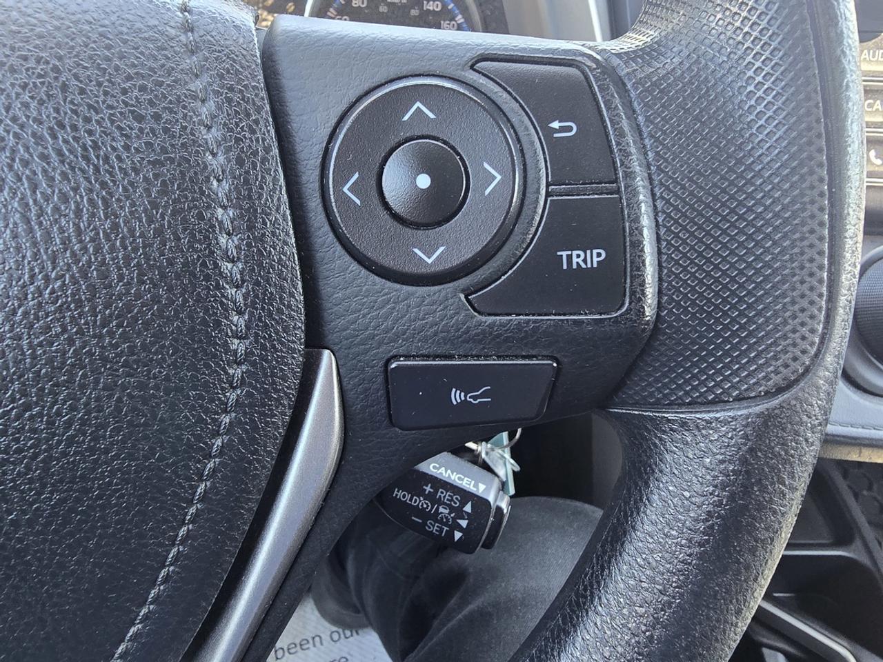 2017 Toyota RAV4 LE Photo