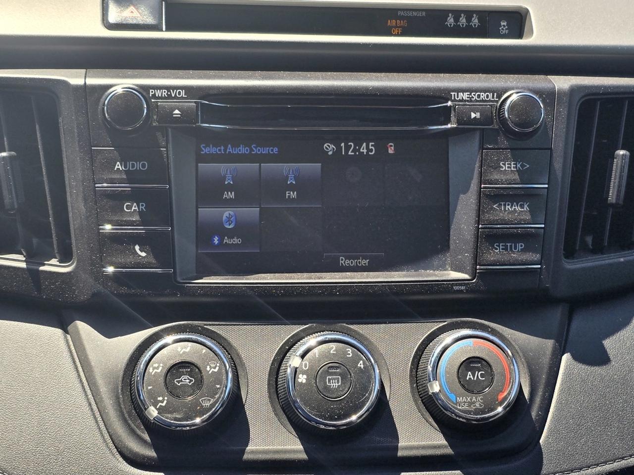 2017 Toyota RAV4 LE Photo