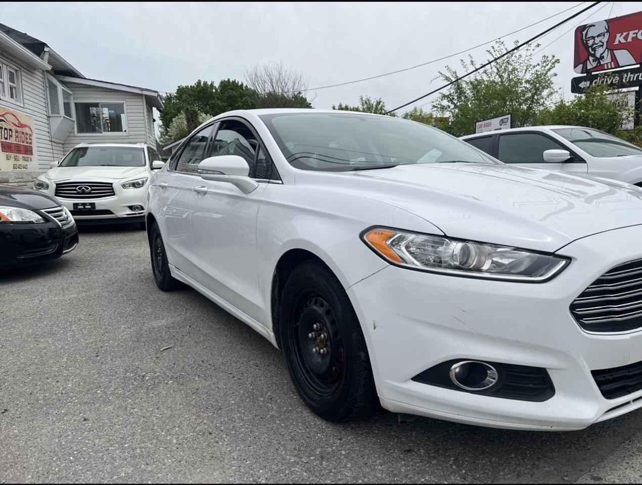 2016 Ford Fusion SE Photo