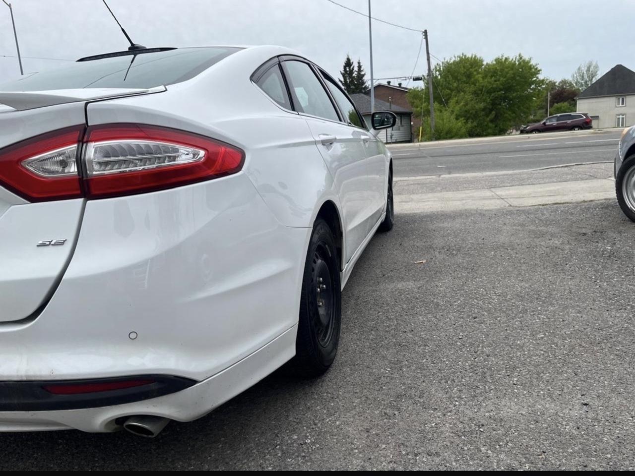 2016 Ford Fusion SE Photo
