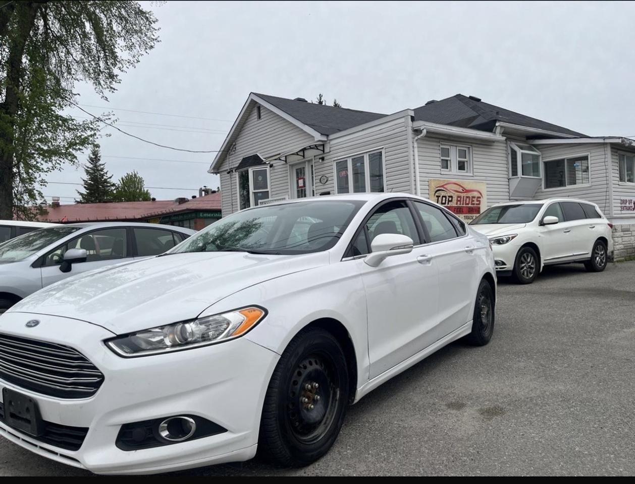 2016 Ford Fusion SE Photo0