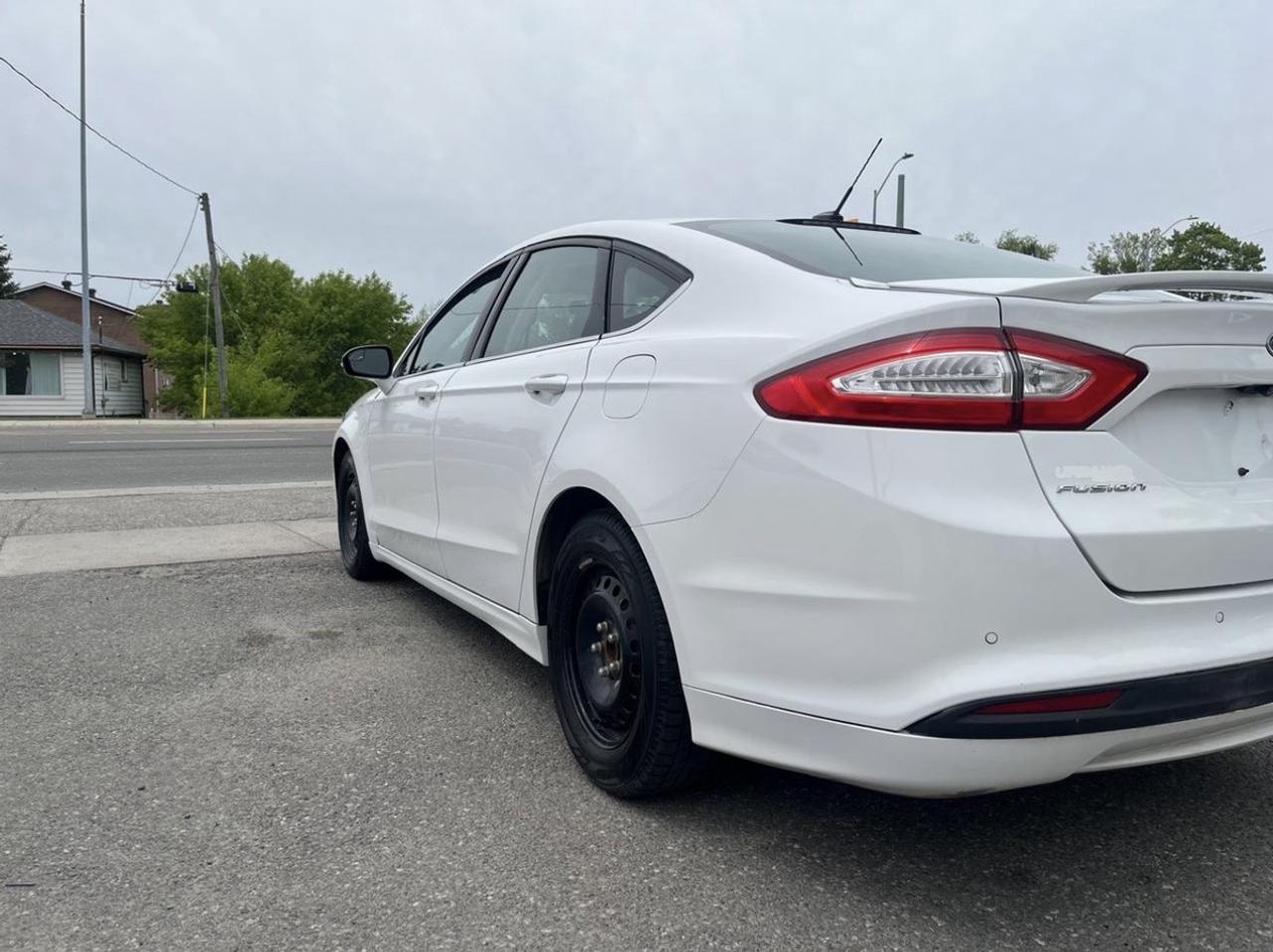 2016 Ford Fusion SE Photo