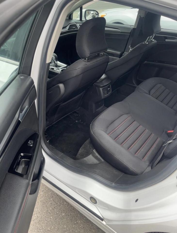 2016 Ford Fusion SE Photo