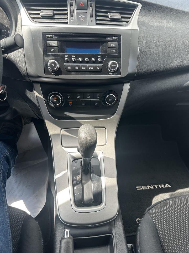 2015 Nissan Sentra SV Photo