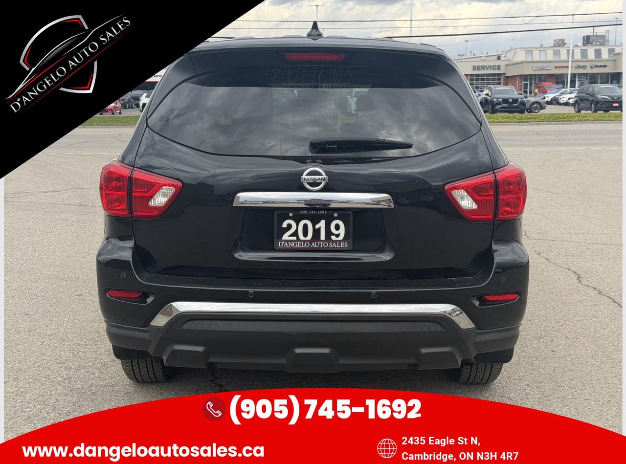 2019 Nissan Pathfinder SL Photo