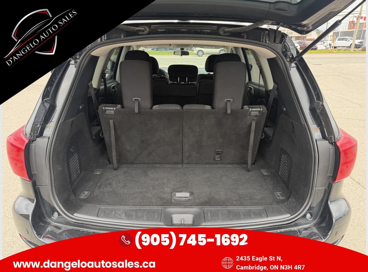 2019 Nissan Pathfinder SL Photo