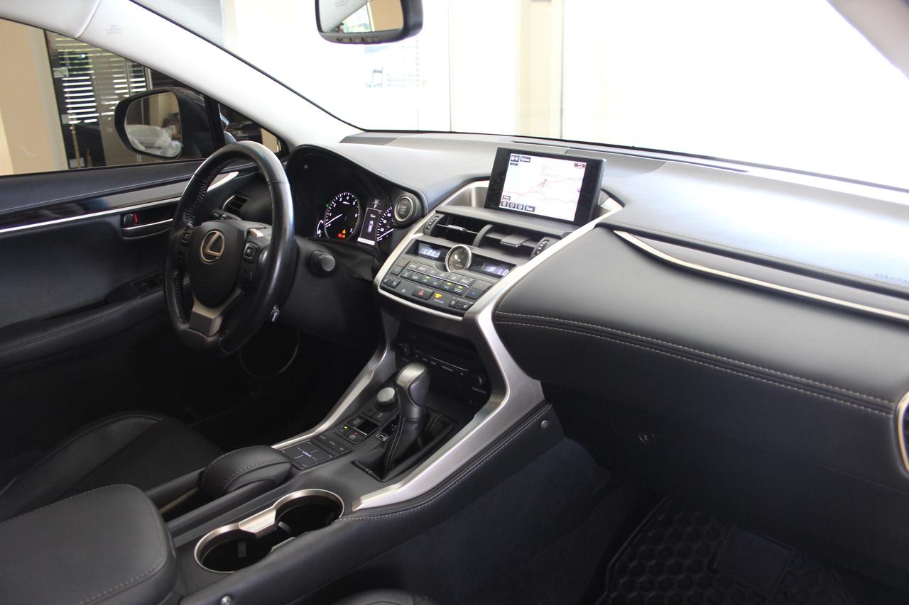 2015 Lexus NX 200t AWD PREMIUM NAVIREARCAM BLIND SPOT Photo2