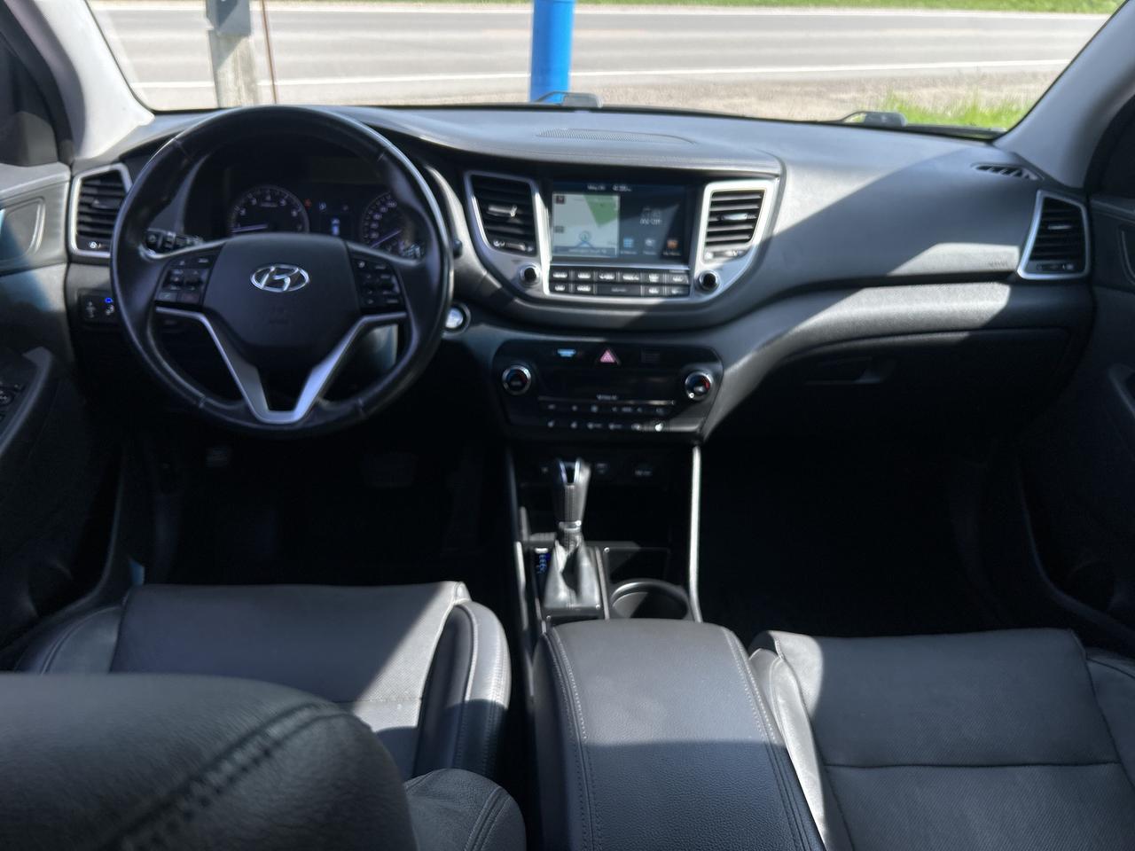 2016 Hyundai Tucson Luxury, LDS, Nav, Bluetooth, Pano Sunroof Photo