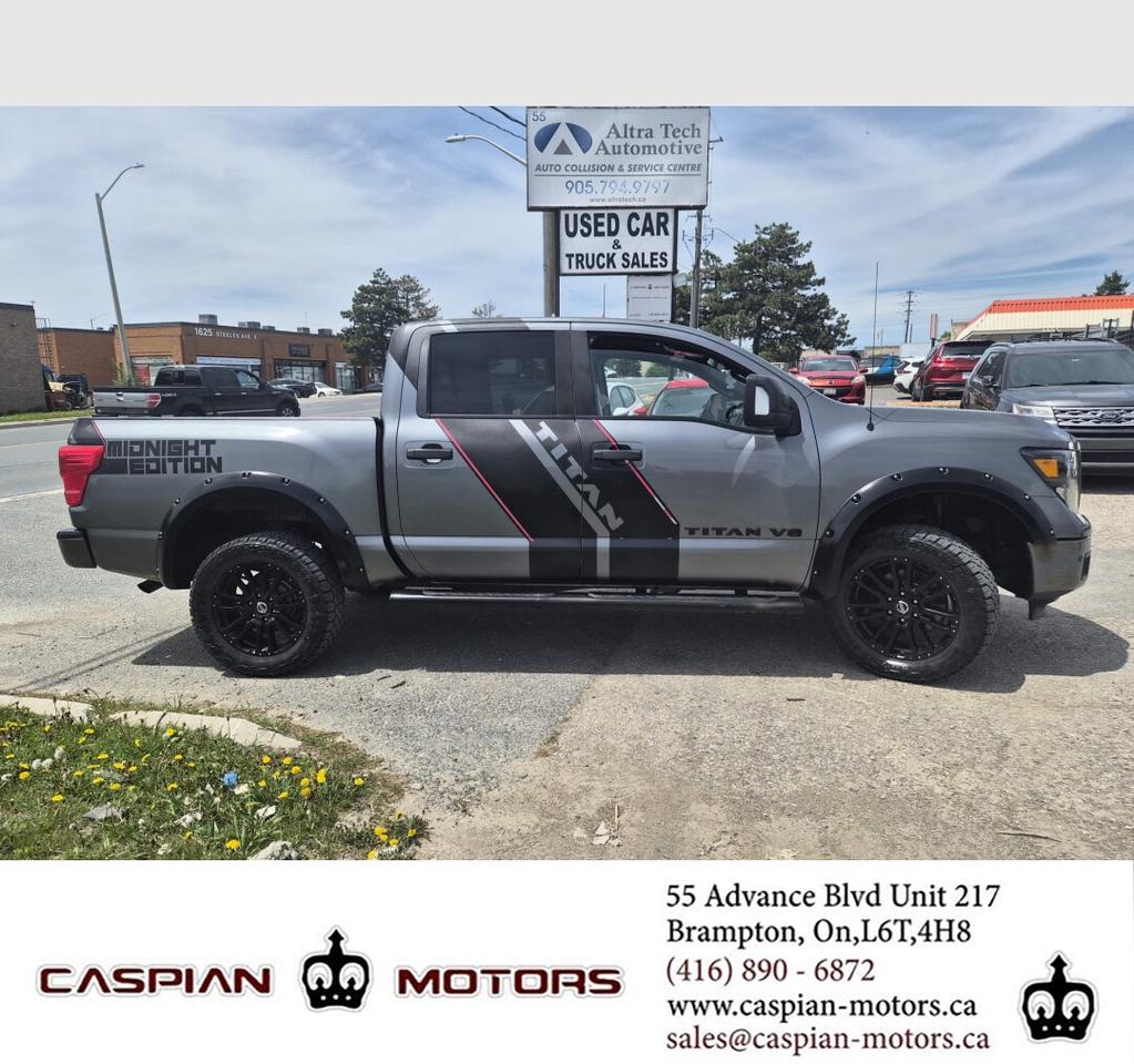 2018 Nissan Titan SV MIDNIGHT EDITION Photo