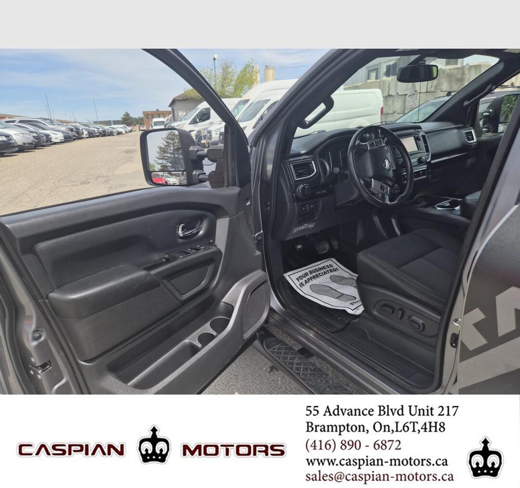 2018 Nissan Titan SV MIDNIGHT EDITION Photo