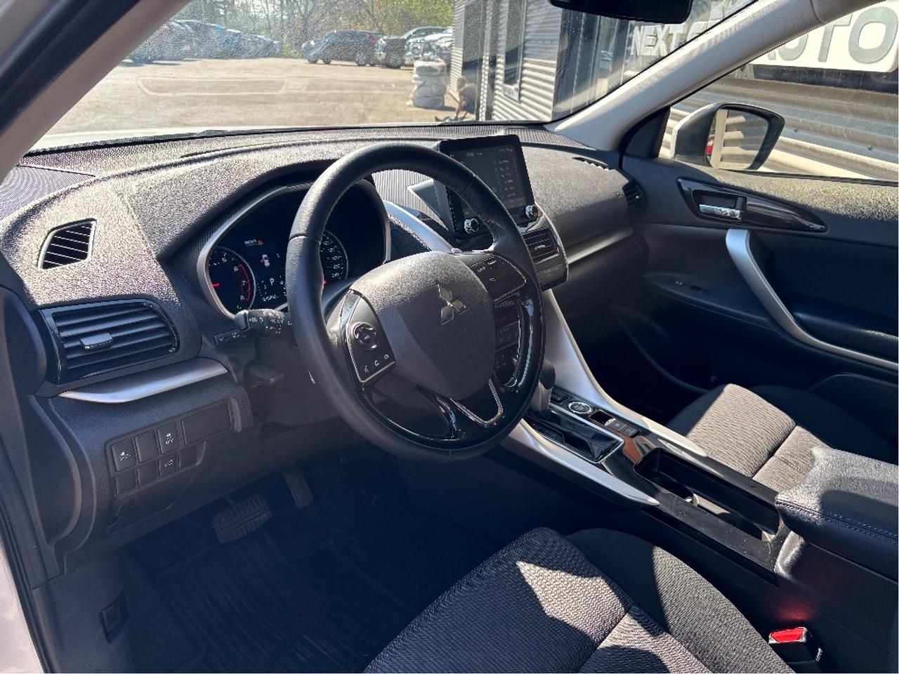 2025 Mitsubishi Eclipse Cross SE CARPLAY HEATED STEERING Photo