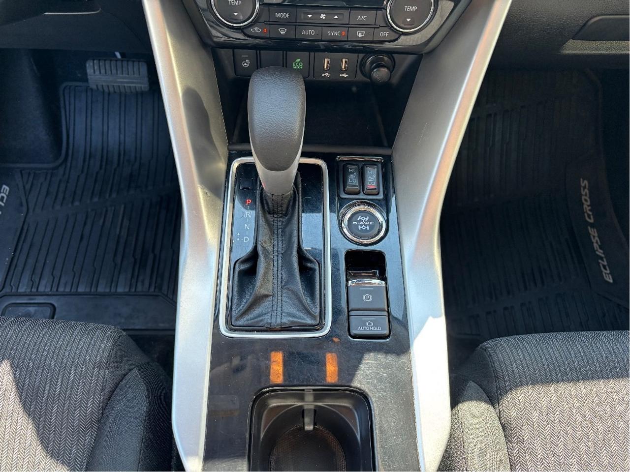 2025 Mitsubishi Eclipse Cross SE CARPLAY HEATED STEERING Photo