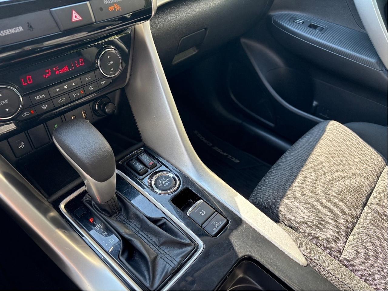 2025 Mitsubishi Eclipse Cross SE CARPLAY HEATED STEERING Photo