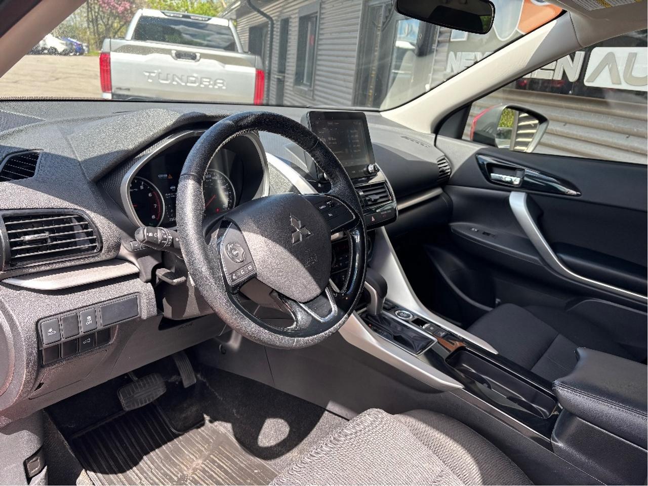 2025 Mitsubishi Eclipse Cross SE 4WD HEATED STEERING CARPLAY Photo
