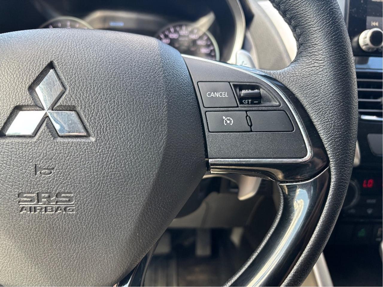 2025 Mitsubishi Eclipse Cross SE 4WD HEATED STEERING CARPLAY Photo