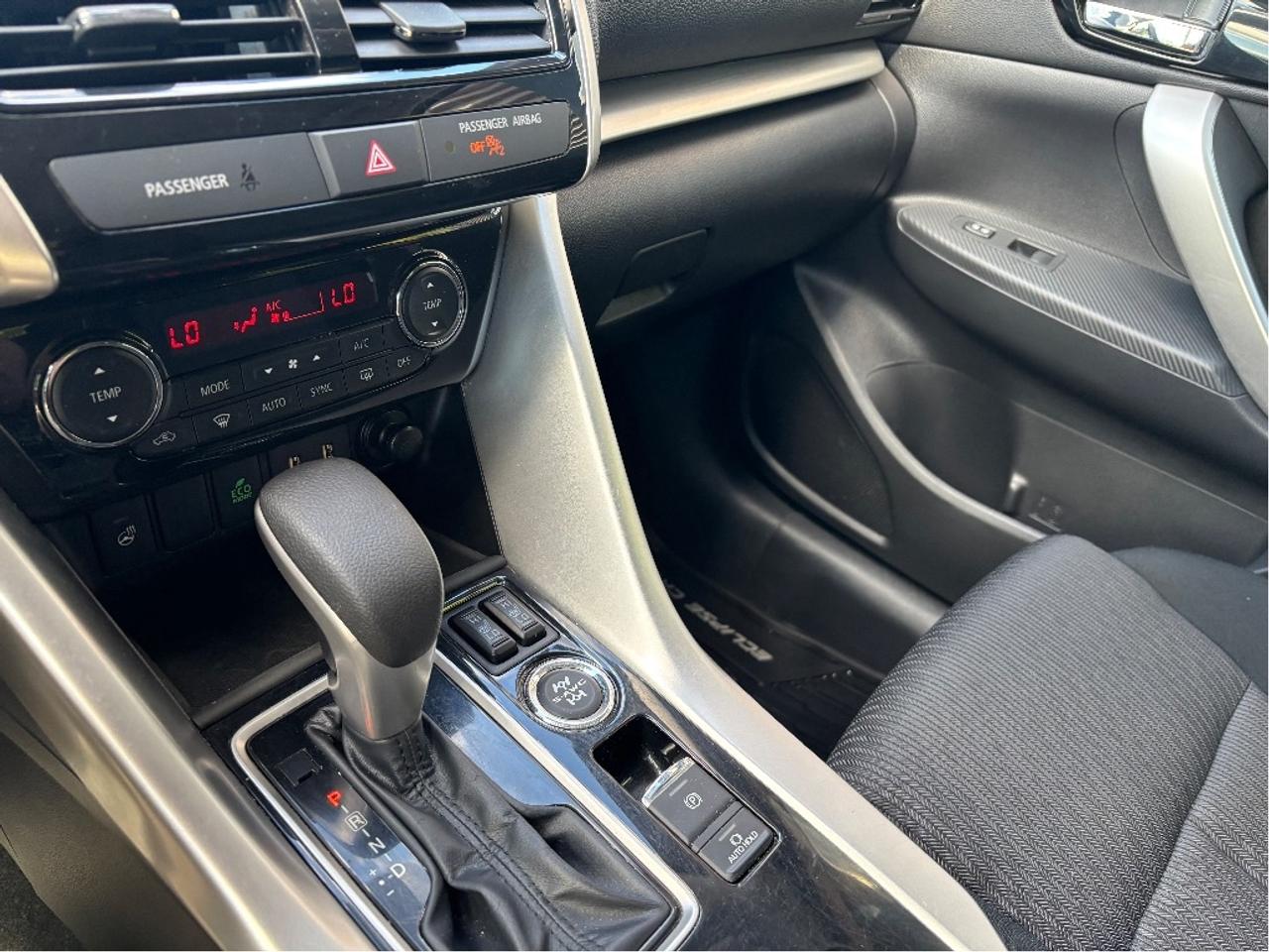 2025 Mitsubishi Eclipse Cross SE 4WD HEATED STEERING CARPLAY Photo