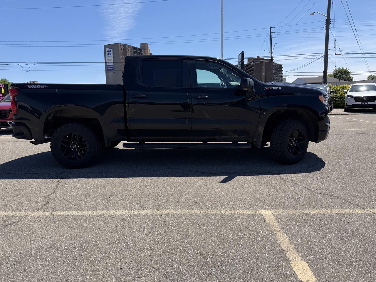 2022 Chevrolet Silverado 1500 LT Trail Boss   2.7L 4 CYL   SIDE STEPS   NO CLAIM Photo
