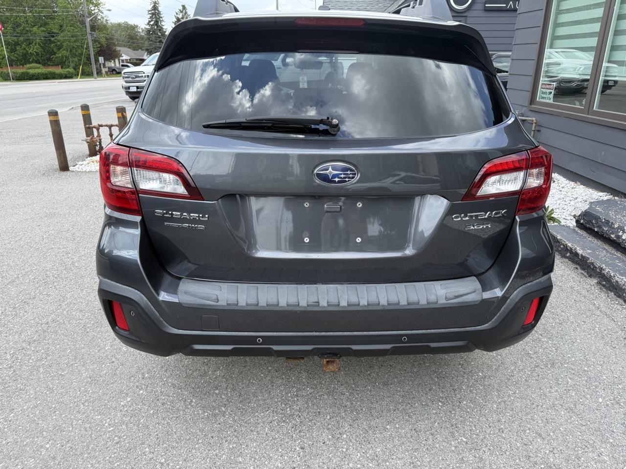 2018 Subaru Outback Limited Eye-Sight Photo