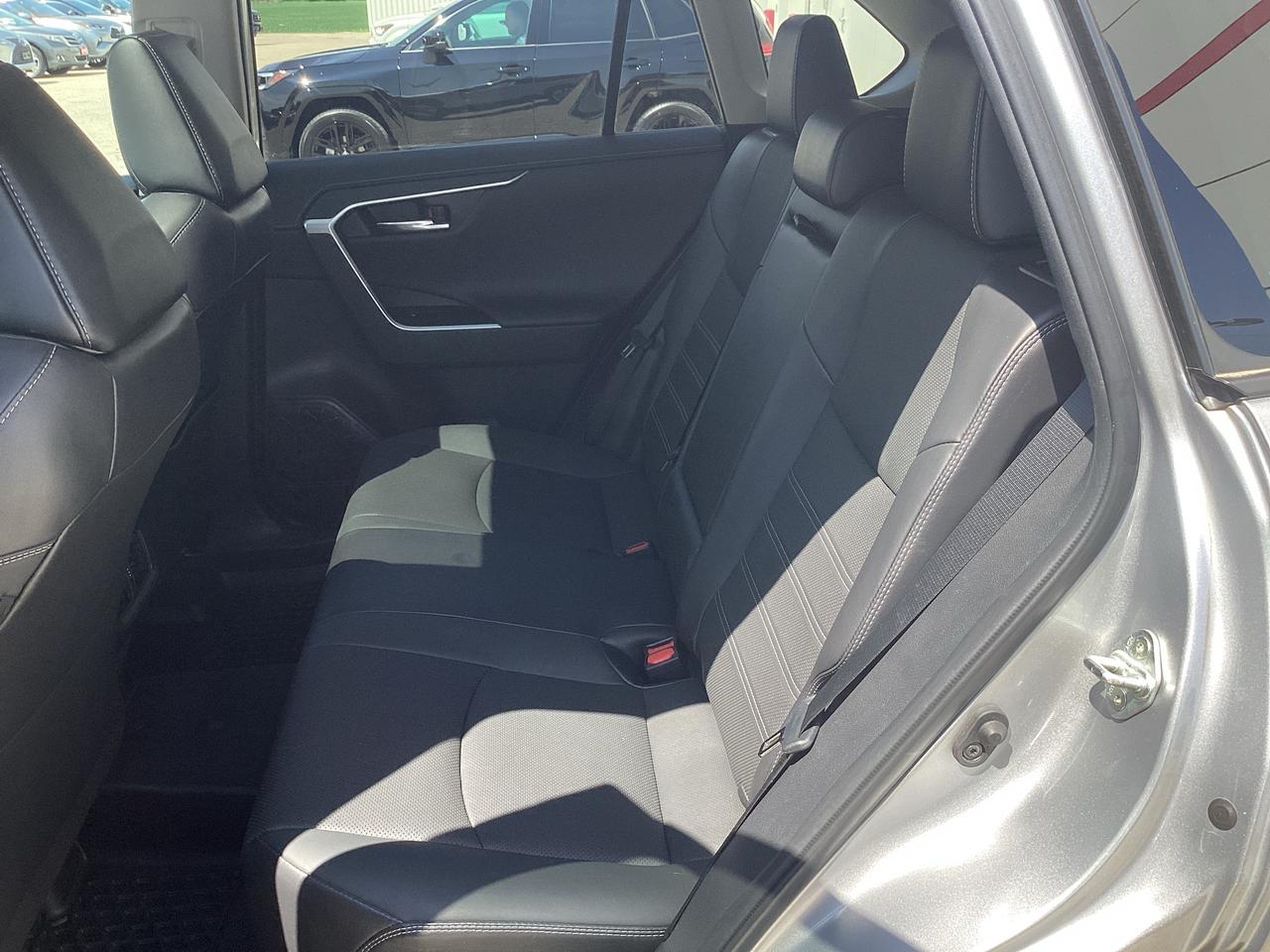 2022 Toyota RAV4 LIMITED AWD Photo4