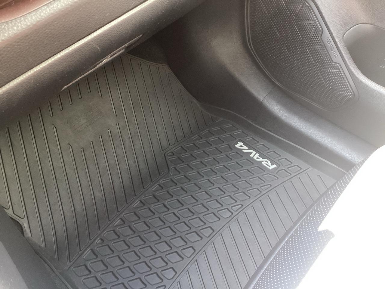 2022 Toyota RAV4 LIMITED AWD Photo