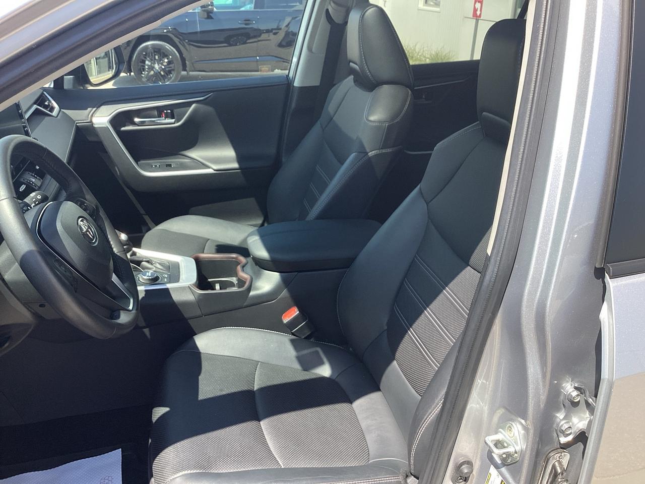 2022 Toyota RAV4 LIMITED AWD Photo