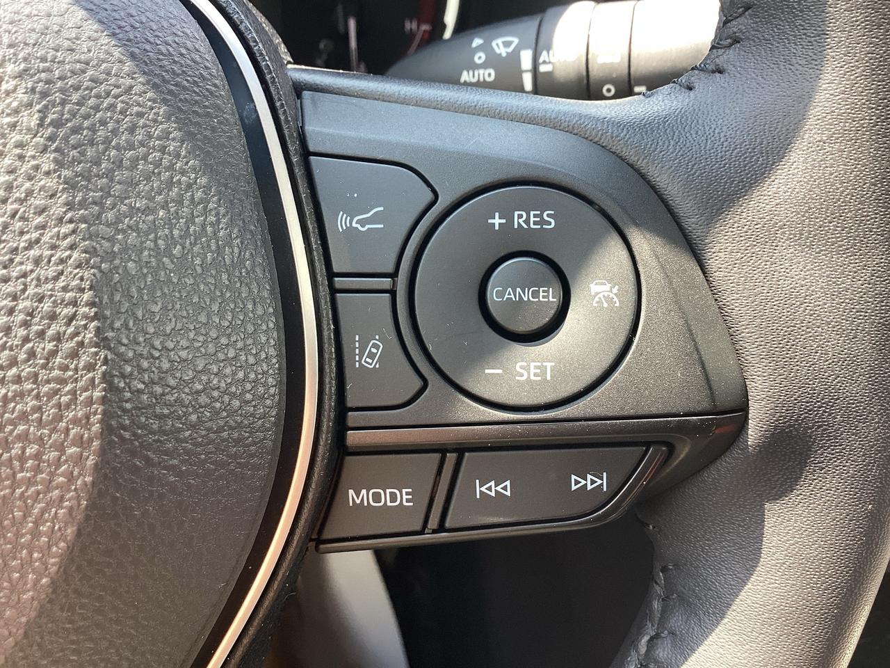 2022 Toyota RAV4 LIMITED AWD Photo