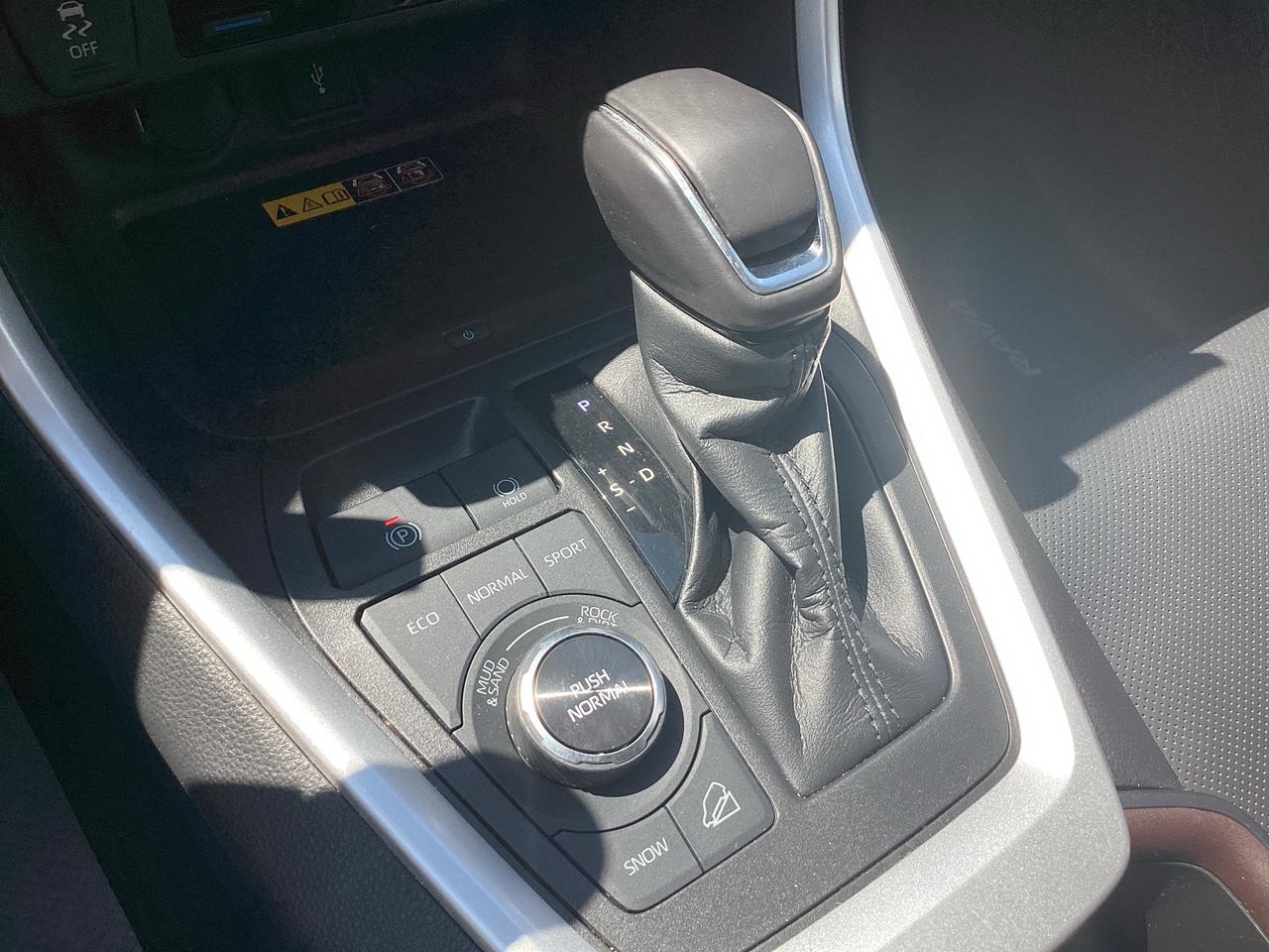 2022 Toyota RAV4 LIMITED AWD Photo