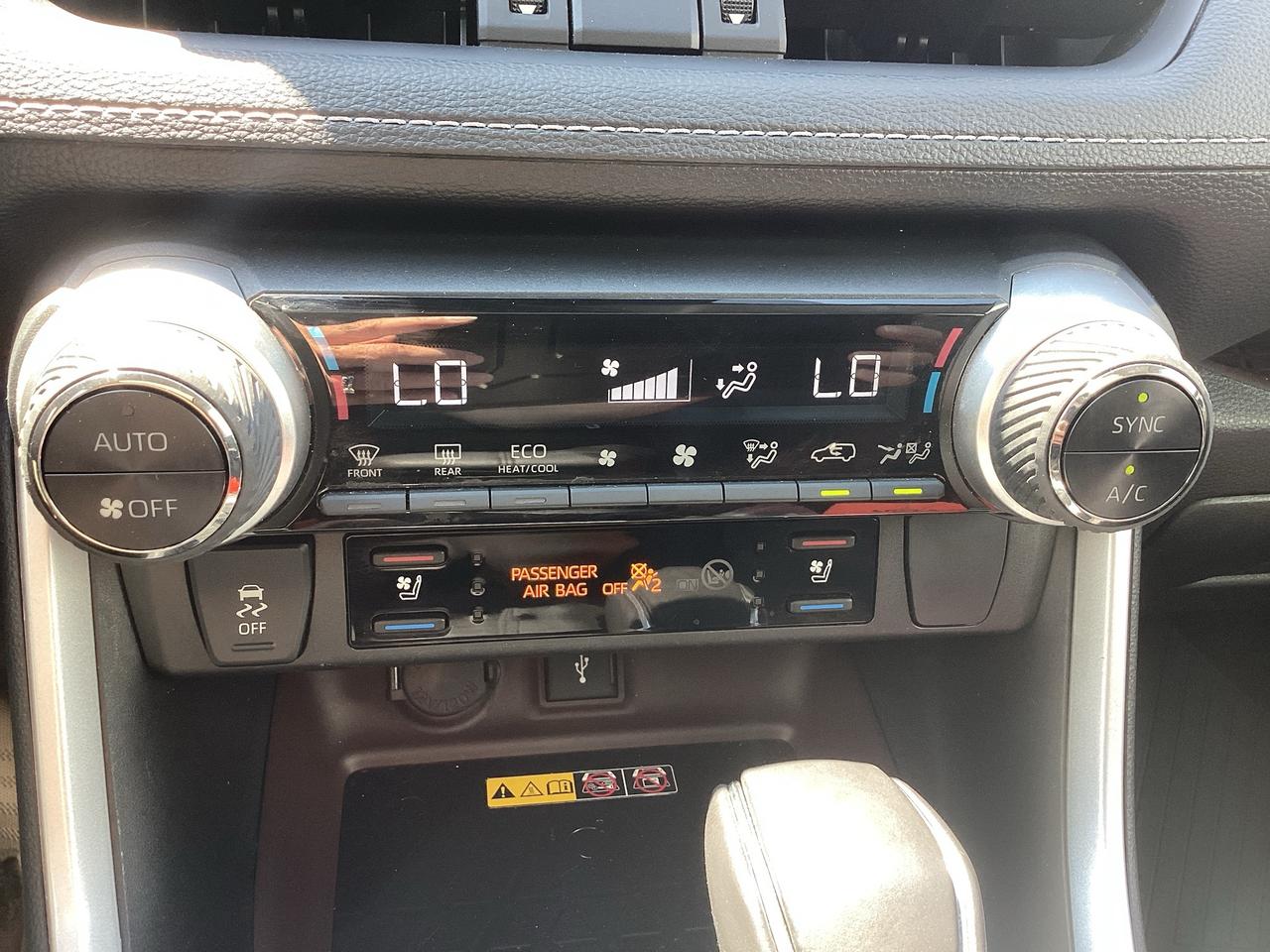 2022 Toyota RAV4 LIMITED AWD Photo