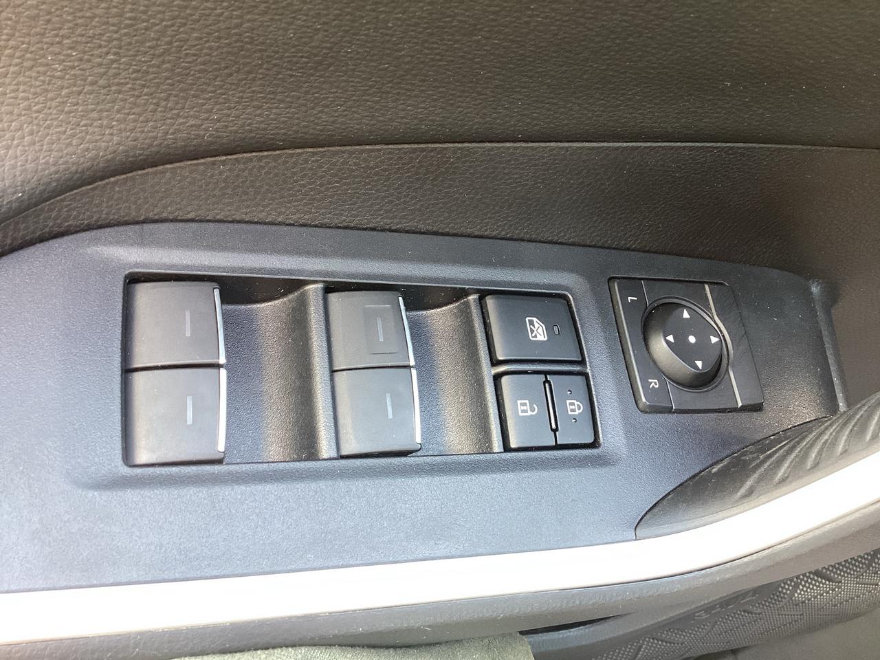 2022 Toyota RAV4 LIMITED AWD Photo