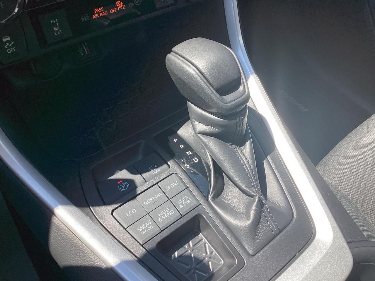2024 Toyota RAV4 XLE AWD Photo