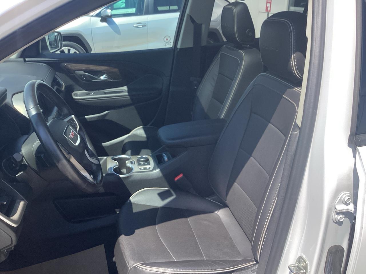 2020 GMC Terrain Awd 4dr Denali Photo